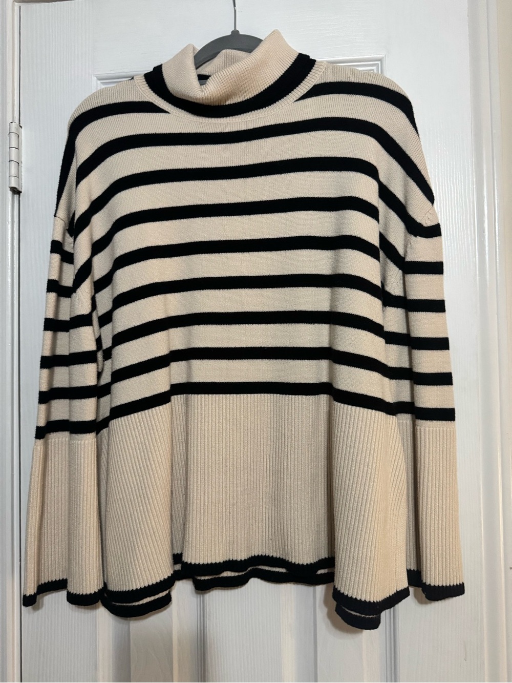 Striped Cozy Turtleneck Swing Sweater - Cream & Black